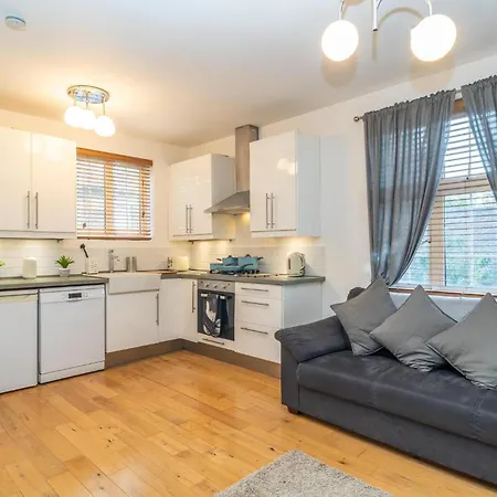 Location! 2 Bed/2Bath - Pro Host Apartment London Exterior photo