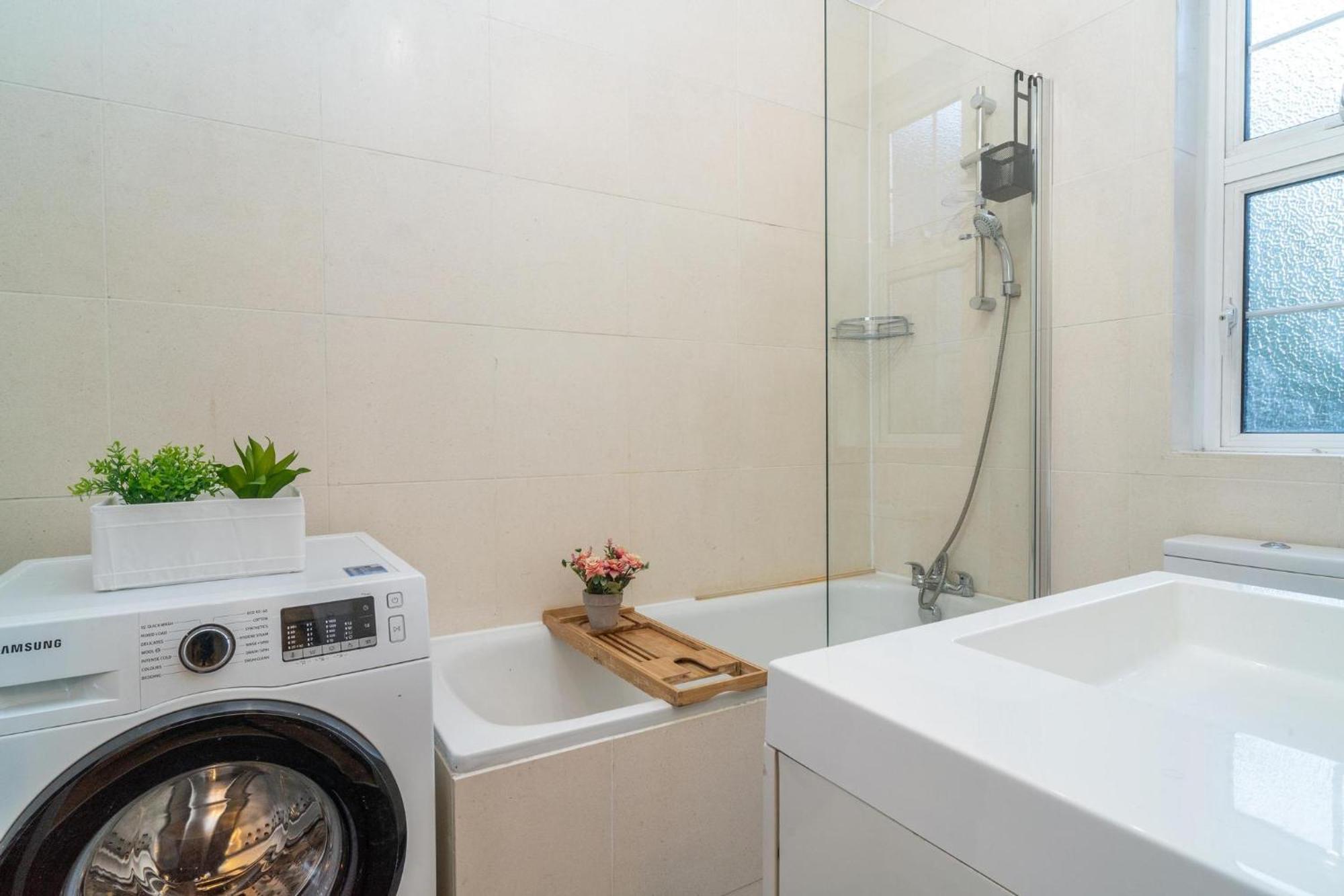 Апартаменты Location! 2 Bed/2bath - Pro Host