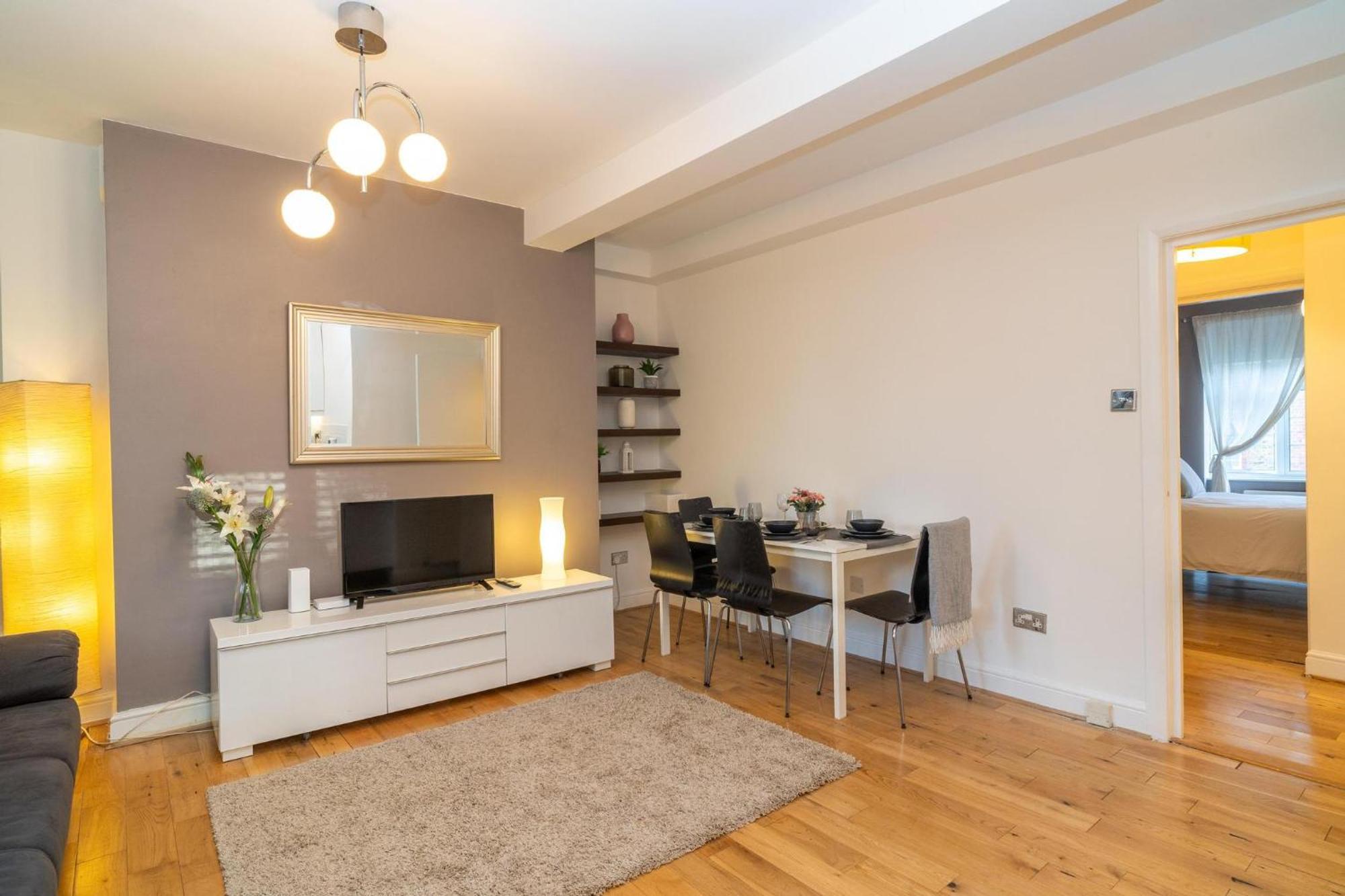Апартаменты Location! 2 Bed/2bath - Pro Host
