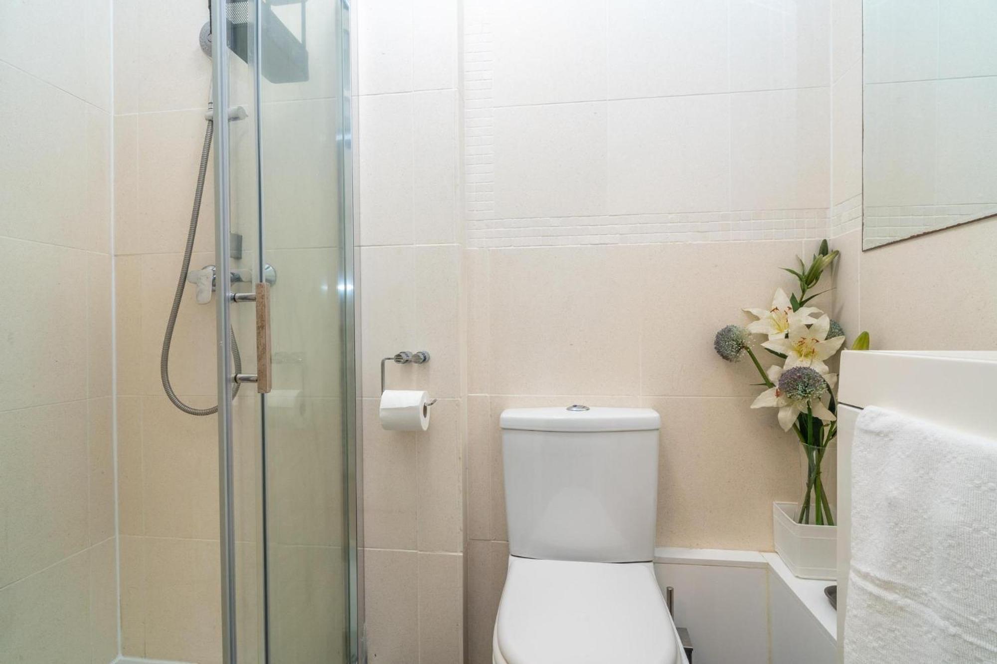 Location! 2 Bed/2bath - Pro Host Апартаменты Лондон